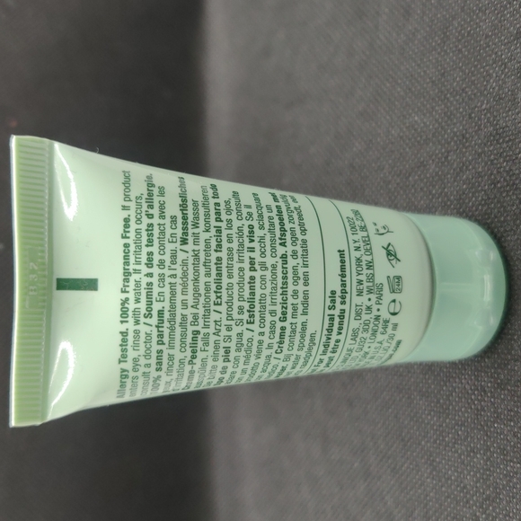 CLINIQUE Skin Care Kit - Picture 6 of 8